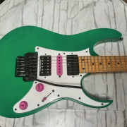 Ibanez RG 350MZ Customizada Steve Vai · Granada · 480 €
