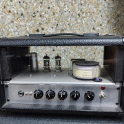Ampli de 1'3w fabricado a mano por Pedro Vecino + Pedal Booster (NO CAMBIO) · Murcia · 600 €