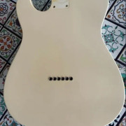 Cuerpo Telecaster MIM 2004 · Granada · 275 €