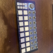 Arturia Beatstep Dark Controlador MIDI