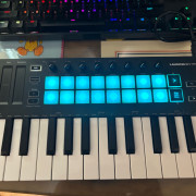 Controlador MIDI Launchkey Mini · Sevilla · 80 €