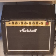 Vendo 2 amplificadores Marshall el DSL 5Cr y el MG15R