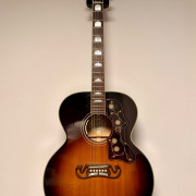 Gibson SJ200 Standard 2016 Sunburst · Cádiz · 3600 €