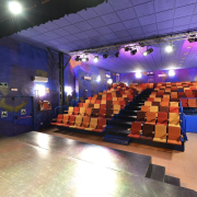 Equipamiento audiovisual para teatro eventos espacios polivaletes. Seminuevo con muy poco uso. · Madrid · 13500 €