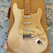 Stratocaster Fender American Vintage Reissue de 2008 mejorada · Valencia · 1900 €