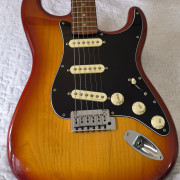 Fender Player Plus Stratocaster PF Sienna Sunburst · Asturias · 790 €
