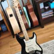 Fender Stratocaster MN 2004 SSH · Madrid · 425 €