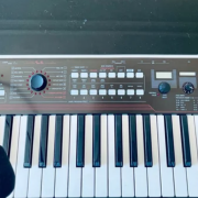 Sintetizador Korg R3 · Madrid · 260 €