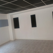 Busco grupo para compartir local · Barcelona · 25 €