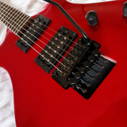 Guitarra Washburn XM12FR con Floyd Rose 2012 Samick · Madrid · 160 €