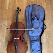 Violonchelo 1/2 con funda y arco · Badajoz · 400 €