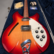 Rickenbacker 330 Fireglo 1999 USA 1999 - Fireglo. Caja original Dura