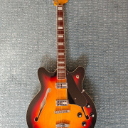Fender Modern Player Coronado 3-Color Sunburst · Madrid · 850 €