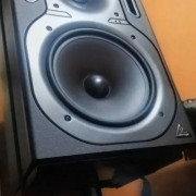 Behringer b2031a + Sub K10S · Pontevedra · 500 €