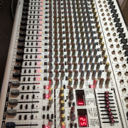 Behringer eurodesk sl3242 fx pro · Cádiz · 320 €