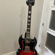 Gibson SG Standard Cardinal Red Burst · Madrid · 1200 €