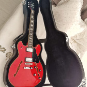 Harley Benton HB-35 Plus acabado cherry + estuche rígido · Alicante · 250 €