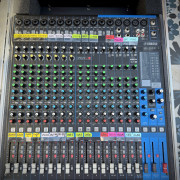 Mesa Yamaha MG20X U · Valencia · 560 €