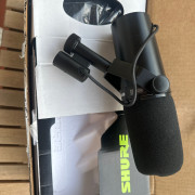 Shure SM7B (Estado 10/10) + Caja y accesorios originales · Salamanca · 220 €