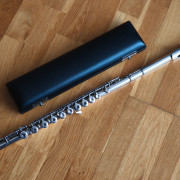 Flauta travesera Yamaha YFL 281SII con estuche · Barcelona · 595 €