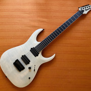 Ibanez RGAIX6FM Frost White · Badajoz · 750 €