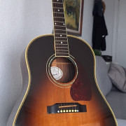 Gibson J 45 Custom · Valencia · 2300 €