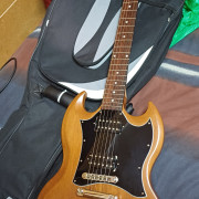 Gibson sg tribute · Barcelona · 900 €