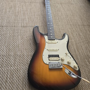 Fender Stratocaster Plus Deluxe USA (1993) – Mejorada · Valencia · 1650 €
