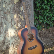 Guitarra Egmond AV-51 Sunburst · Madrid · 200 €