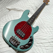 Musicman Sterling StingRay Ray34 Dorado Green (Sherwood Green) con extras · Lugo · 849 €