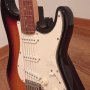 Guitarra eléctrica Squier Stratocaster Sunburst · Cuenca · 140 €