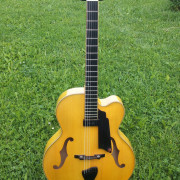 Guitarra jazz luthier frances Dominique Bouges · Alicante · 3000 €