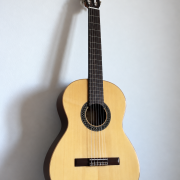 Guitarra Alhambra 1 C A + Funda + Afinador · Burgos · 260 €