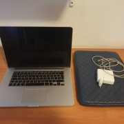 Macbook Pro 15 pulgadas · Barcelona · 400 €