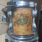 Tom Tama Rockstar 8x7 con star-cast.