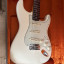 Fender AV II 61 STRAT RW OWT