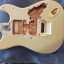 Fender American Stratocaster cuerpo de 1983 y accesorios