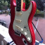 O cambio Stratocaster Fiesta Red, japonesa Serie E