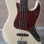 Vendo Fender Jazz Bass Japan 1997-00.