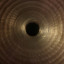 A la venda plat Zildjian K 21" Heavy Ride. Amb la patina del temps, el forat perfecte, vores perfectes! Plat pesat, uns 