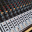 Dos Altavoces BOX + Mesa Behringer Xenyx x2222