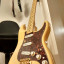 Fender stratocaster Deluxe honey blonde mim