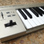 Teclado controlador MIDI Roland ED PC180A