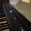YAMAHA P525 NEGRO+soporte Yamaha L515b