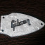 Golpeador Flying V perlado + Logo Gibson
