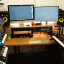 Escritorio home studio StudioRTA Creation Station + soporte monitores.