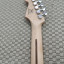 Squier by Fender Stratocaster 2020 mastil con clavijero incluido