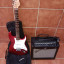 Fender squier stratocaster mejorada con amplificador Fender Mustang I V2