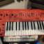 Roland sh 101 (color rojo)