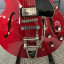 Guitarra Epiphone ES-335 inspired by Gibson Bigsby B7 Vibramate